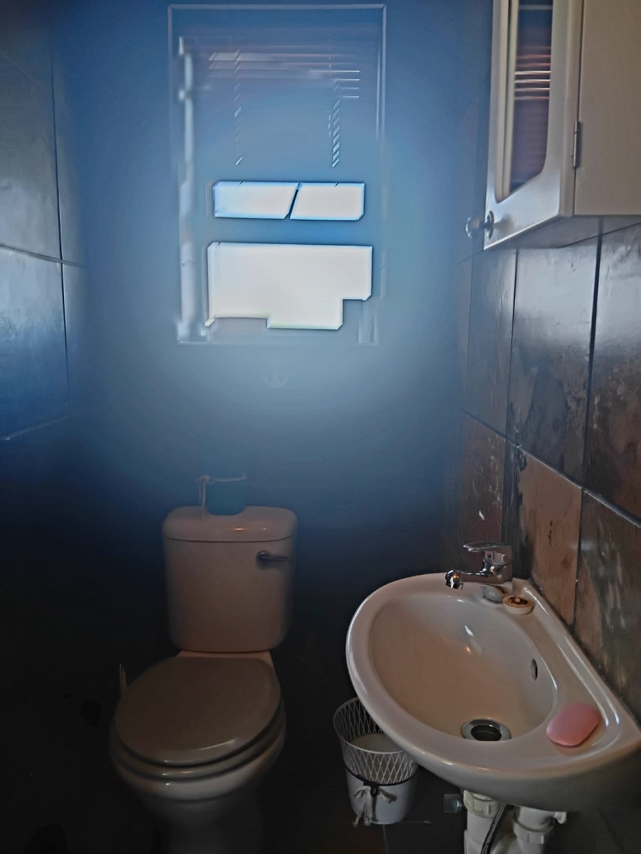 To Let 1 Bedroom Property for Rent in Dana Bay Western Cape